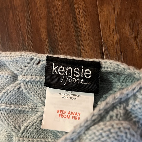 Kensie Mermaid Throw - Turquoise - Picture 4 of 5